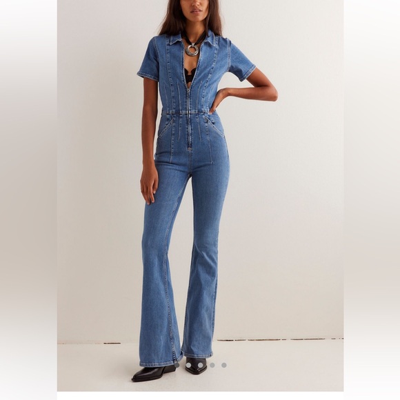 Free People We The Free “Jayde” Blue denim flare Jumpsuit - Picture 1 of 5
